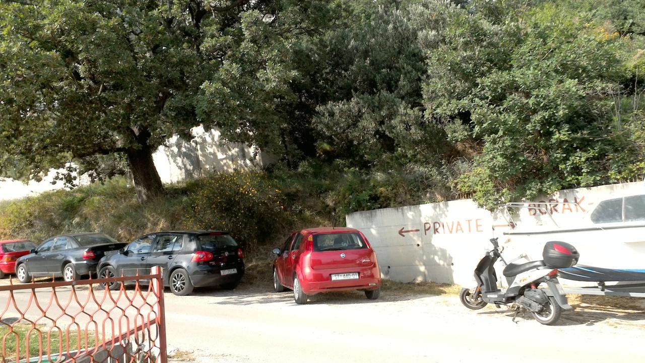 אומיס Apartments Milina מראה חיצוני תמונה