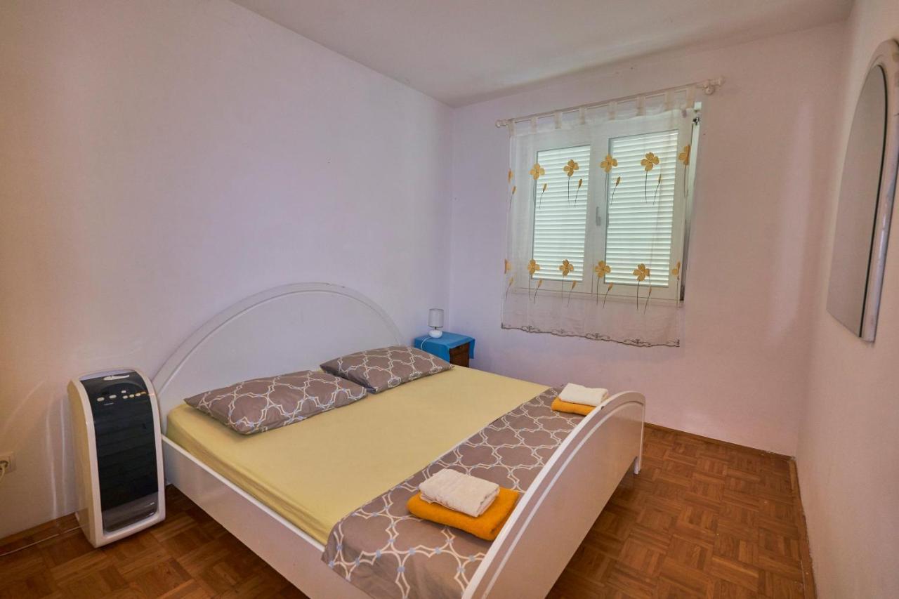 אומיס Apartments Milina מראה חיצוני תמונה