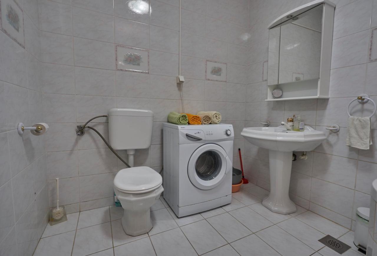 אומיס Apartments Milina מראה חיצוני תמונה